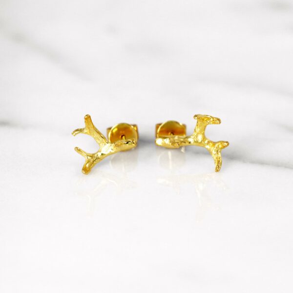 Small antler earrings in Yellow Gold
