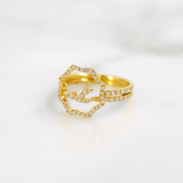Delicate diamond antler ring in yellow gold, stackable and stylish.
